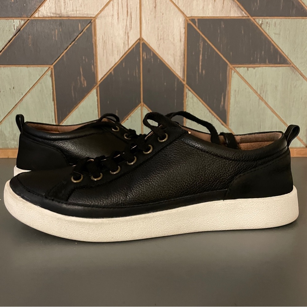 Vionic Winny Sneakers Womens 7.5 Black Leather Lace Up White Sole